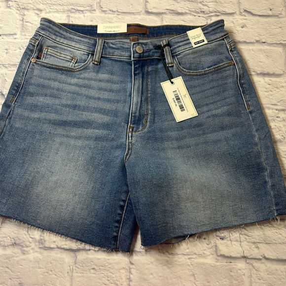 NWT Judy Blue High Waist Denim Jeans Shorts. Frayed edge. Stretch. Size XL. - Picture 1 of 9